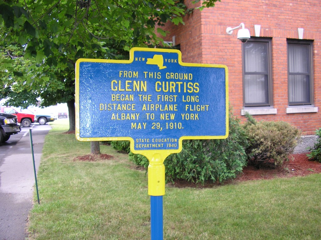 Sign in Albany describing historic flight. (Anyone for a similar sign in Isham Park?) Sign in Albany describing historic flight. (Anyone for a similar sign in Isham Park?)
