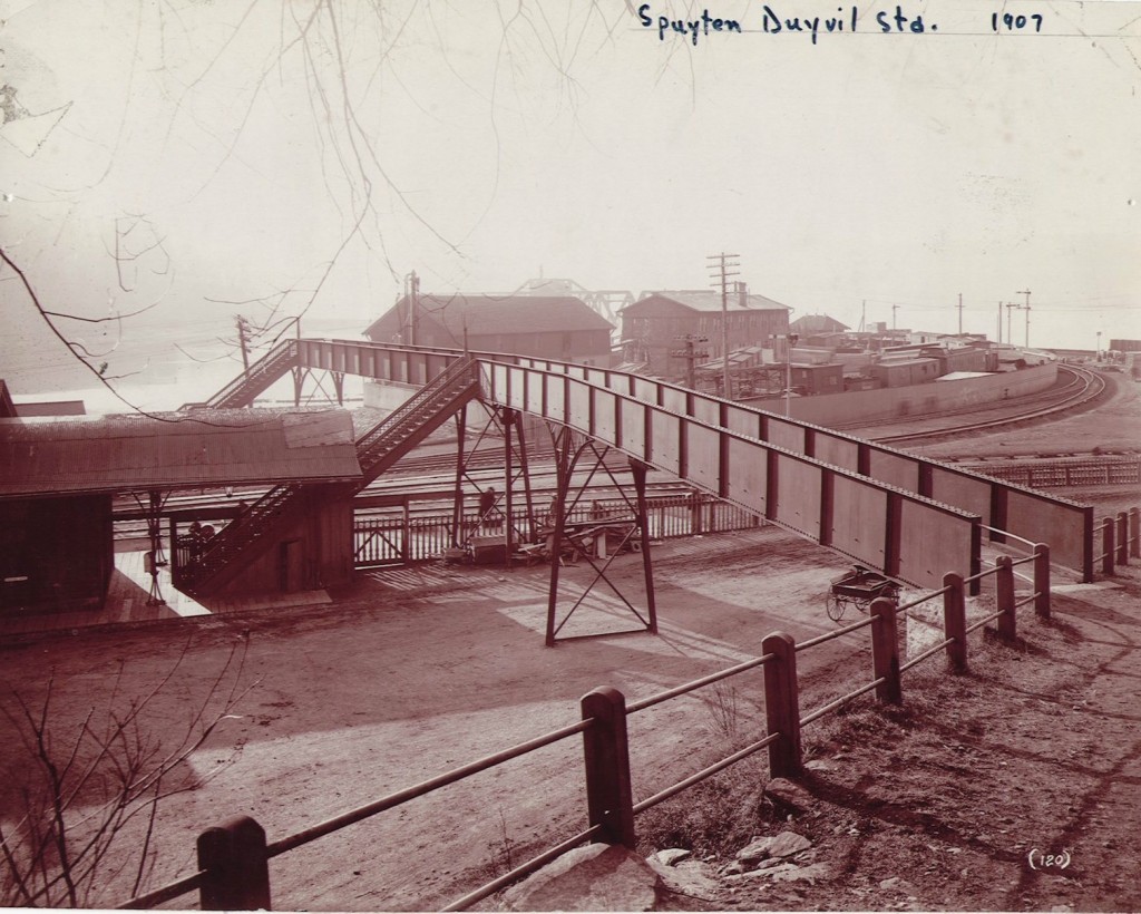 Spuyten Duyvil Station, 1907.