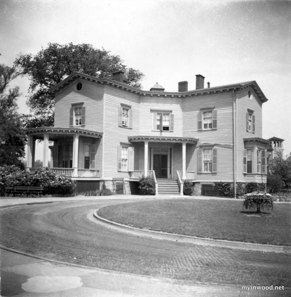Isham mansion in 1934 photograph. Isham mansion in 1934 photograph.