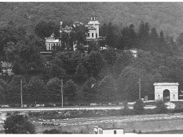 Seaman Mansion and arch near the turn of the century.
