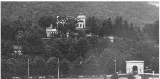 Seaman Mansion and arch near the turn of the century.
