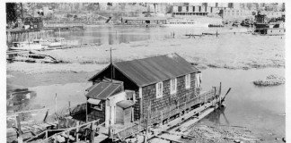 Harlem River Houseboat 1937