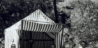 Gypsies-camping-in-1890