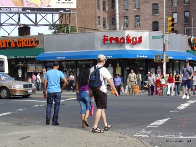 Freakys, Dyckman Street and Broadway in 2005. Now Albert's Mofongo House.