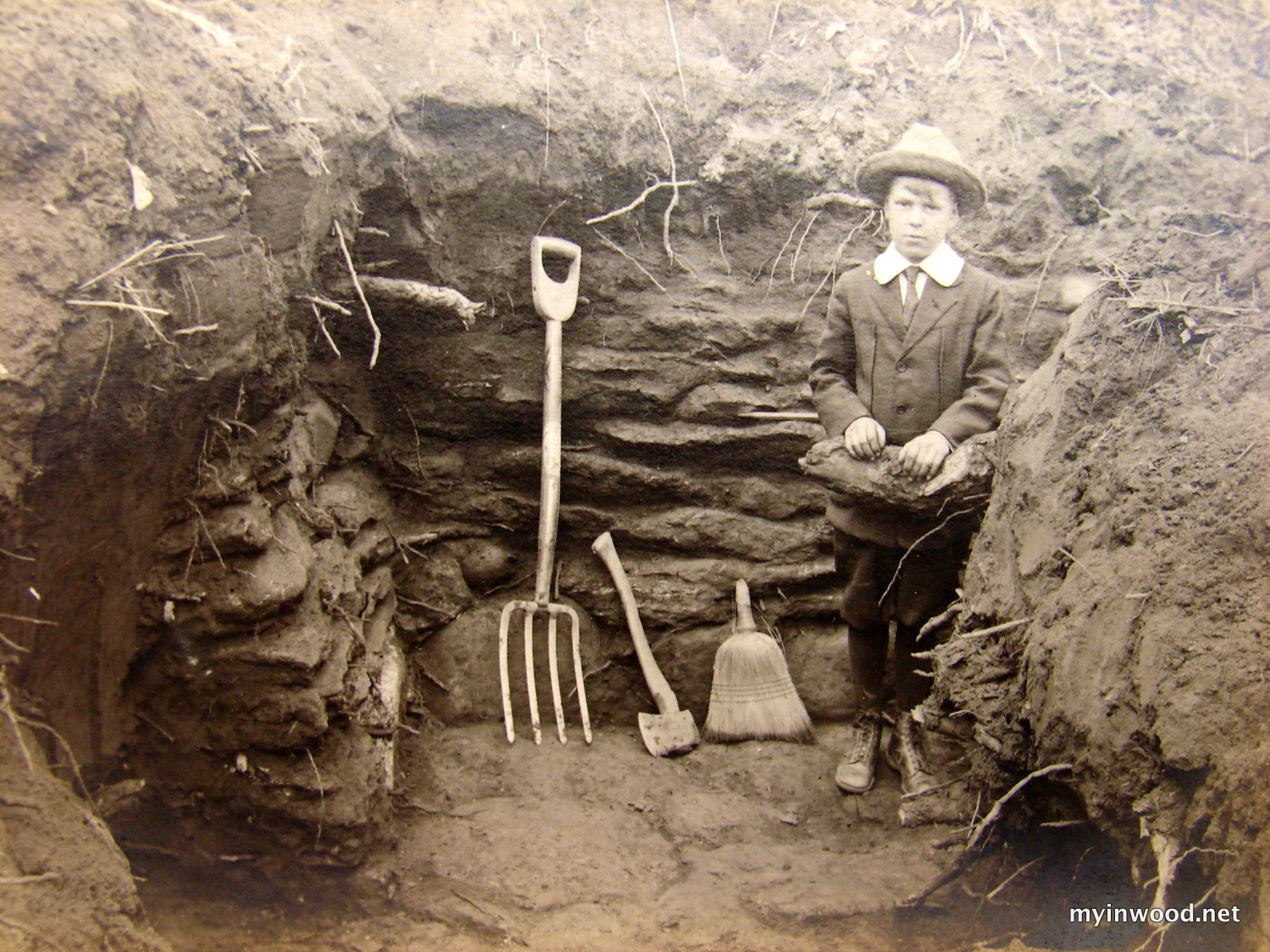Seaman Avenue and West 204th Street,1922, excavation of Revolutionary War site.