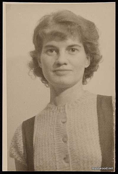 Elsie Driggs, 1927,  Elsa Schmidt Neumann, photographer. Elsie Driggs papers, Archives of American Art, Smithsonian Institution