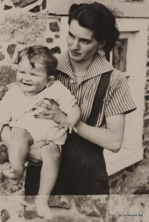 Elsie Driggs and daughter Merriman, Collection of the Smithsonian.